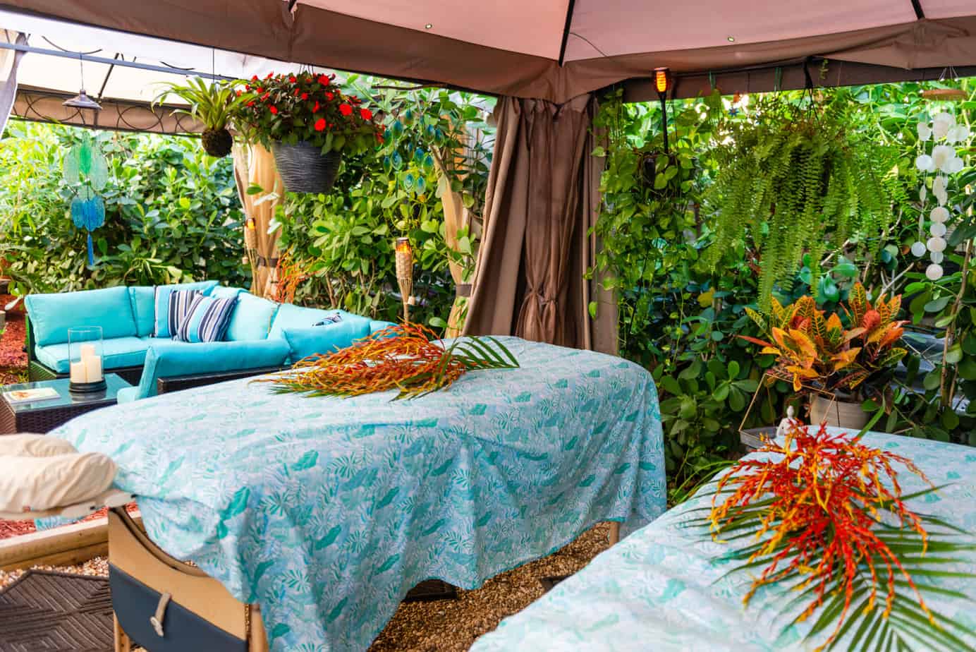 Couples Massage with Two massage tables in a garden in Fort Lauderdale Florida